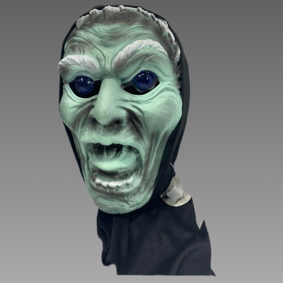 🎃*NWT* 3Pk Halloween Masks(2 W/ Light Up Eyes) - Picture 5 of 6